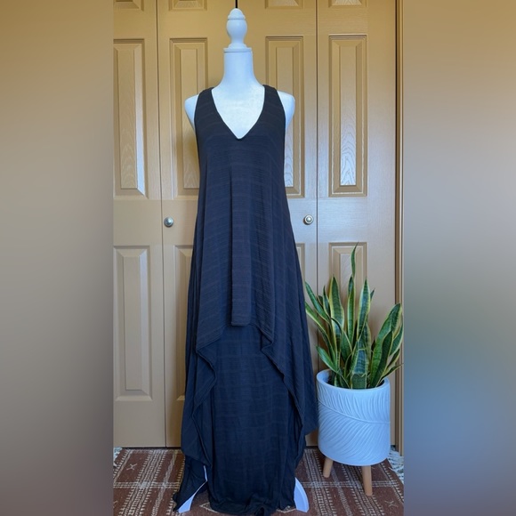 Free People Dresses & Skirts - Free People FP Beach Chrissy Halter Maxi Dress